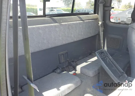 2000 Toyota Tacoma from USA, damaged, VIN 4TAVL52N3YZ668008